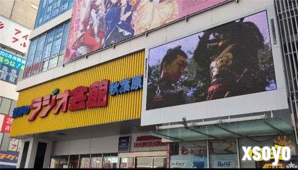 宣发鬼才育碧！秋叶原投放《AC影》弥助斩首日本人广告