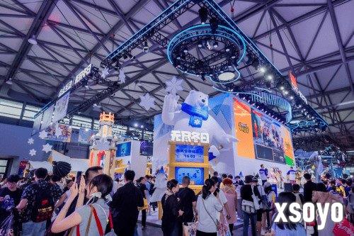 大白熊出没！世纪华通《无尽冬日》展台打造夏日冰爽打卡点