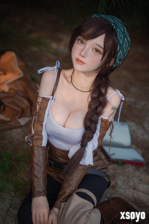 小姐姐COS《怪猎荒野》阿尔玛：温柔知性中尽显性感