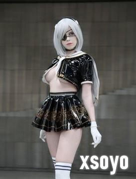 现实版八尺夫人！ 1米8乌克兰美女coser扮演蒂米特雷斯库夫人