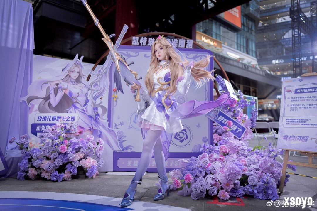 《LOL》主持人骆歆Cos水晶玫瑰女警 太美了