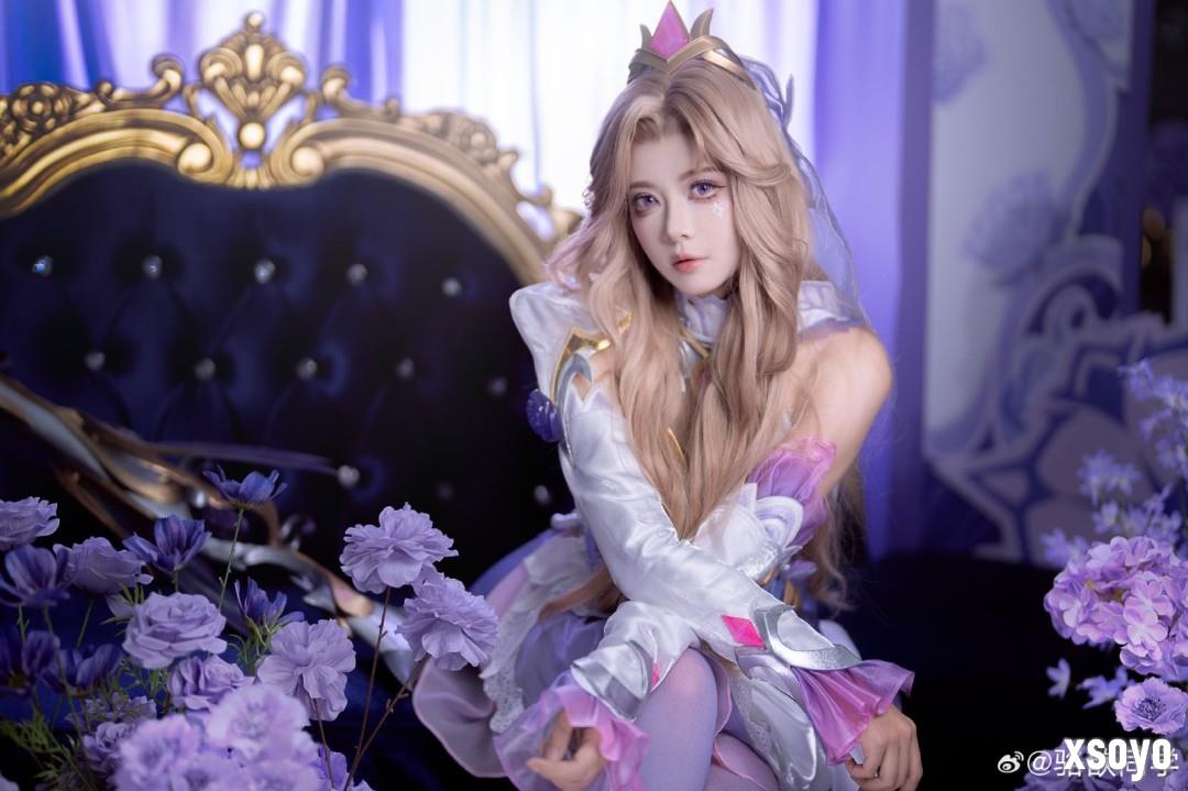 《LOL》主持人骆歆Cos水晶玫瑰女警 太美了