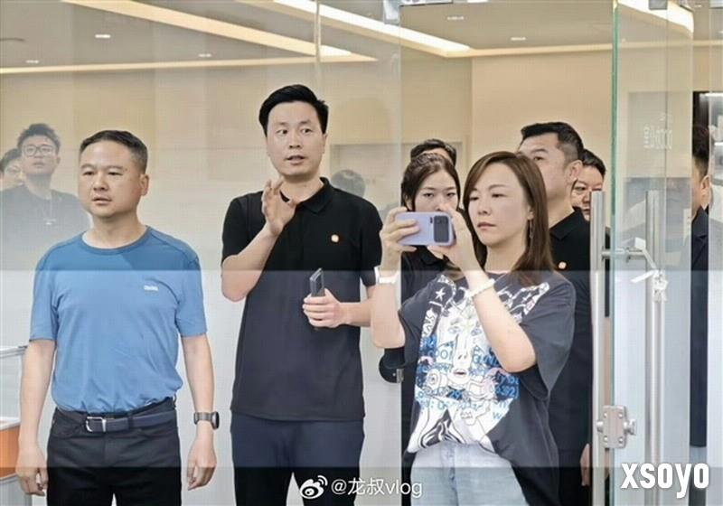 小米17系机型命名和iPhone17一样 雷军：全面对标iPhone