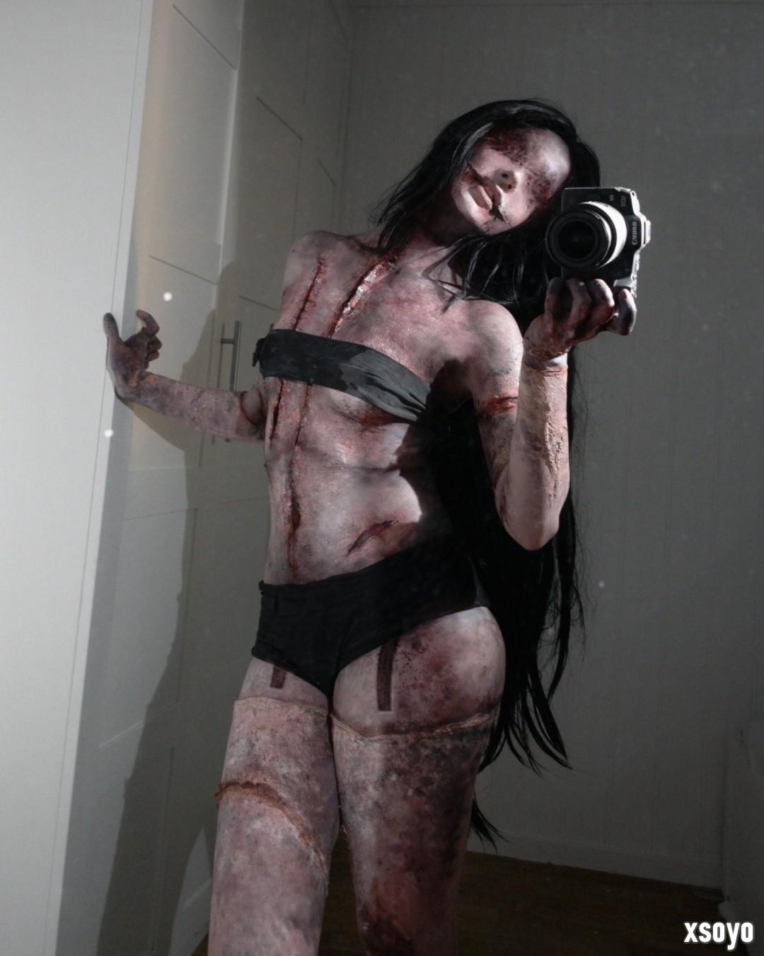 双倍压抑！ 国外美女双胞胎cos《寂静岭》护士姐姐