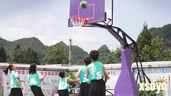 14个校园篮球场:无畏契约公益的回响刚刚开始