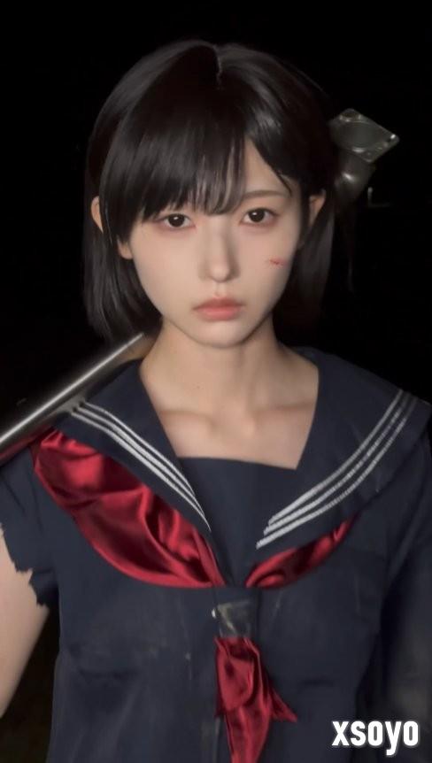 绝美后背！ 日本妹子cos《寂静岭f》深水雏子