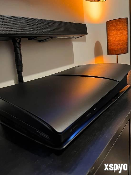 网友自制「哑光黑」PS5:低调沉稳风格 效果拔群!