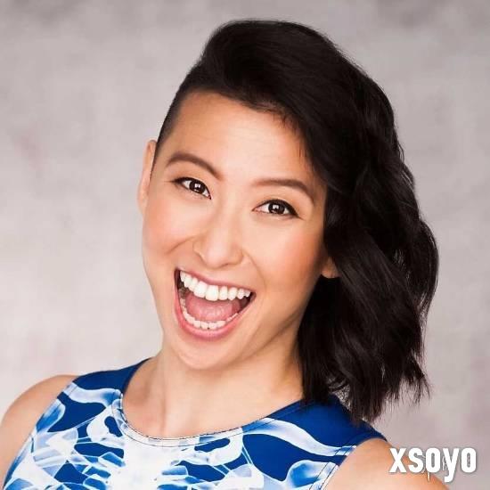 《羊蹄山之魂》女主演员上节目频繁绽放笑容 乐开了花