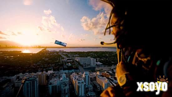 《忍龙4》空中发布会创纪录:直升机吊巨屏实现实时游戏演示