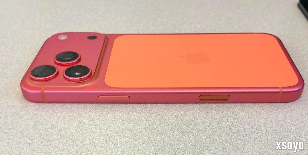 iPhone 17 Pro被阳光晒褪色 橙色变成玫瑰金