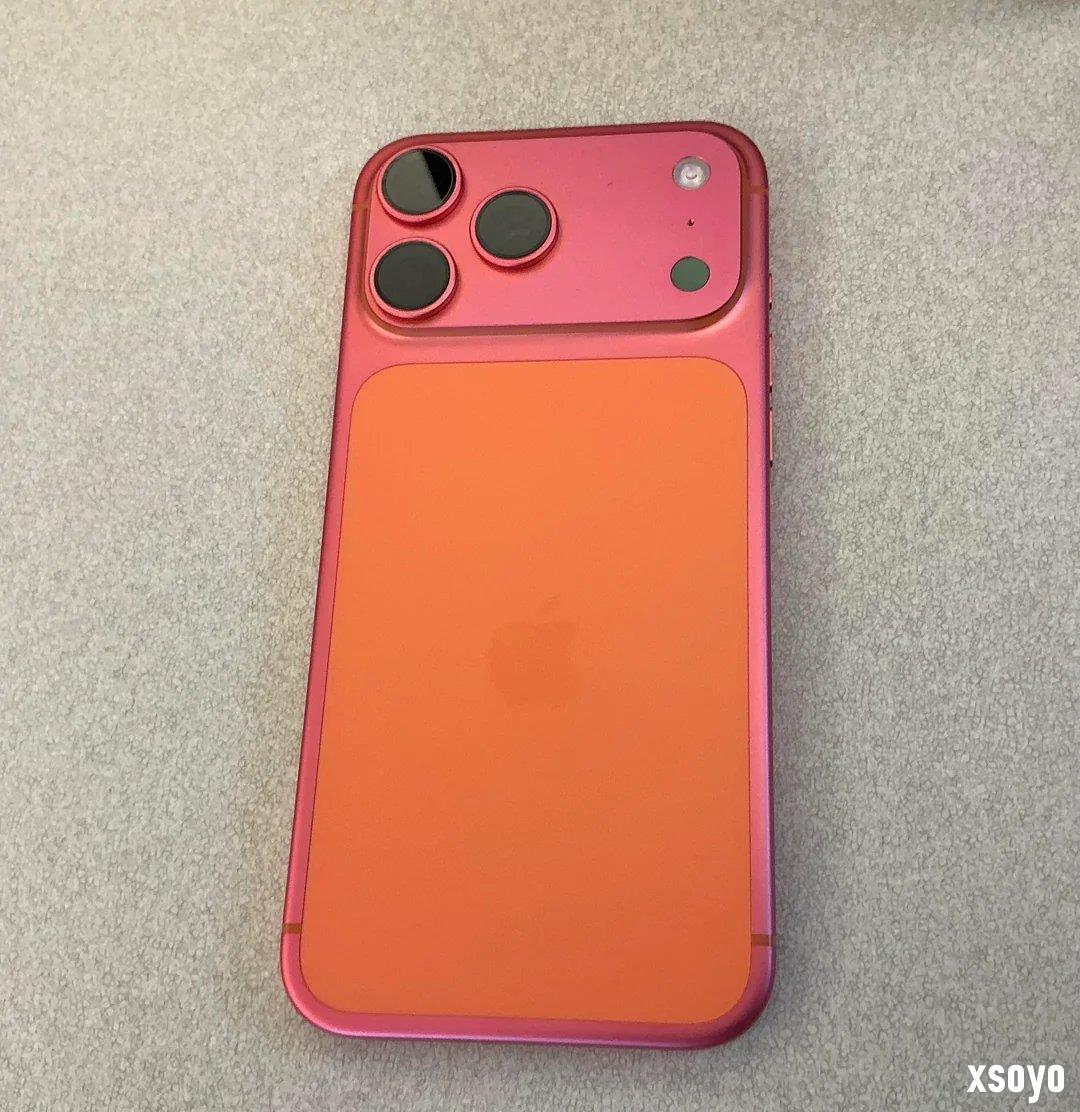 iPhone 17 Pro被阳光晒褪色 橙色变成玫瑰金