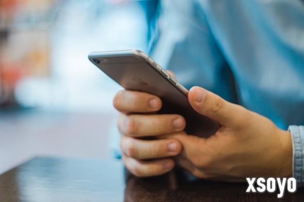 实测摇一摇广告有多敏感 手机静置桌面也能跳转