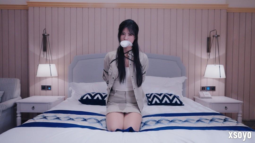 国产真人互动影游《炽澜号》发售 性感美女被捆绑