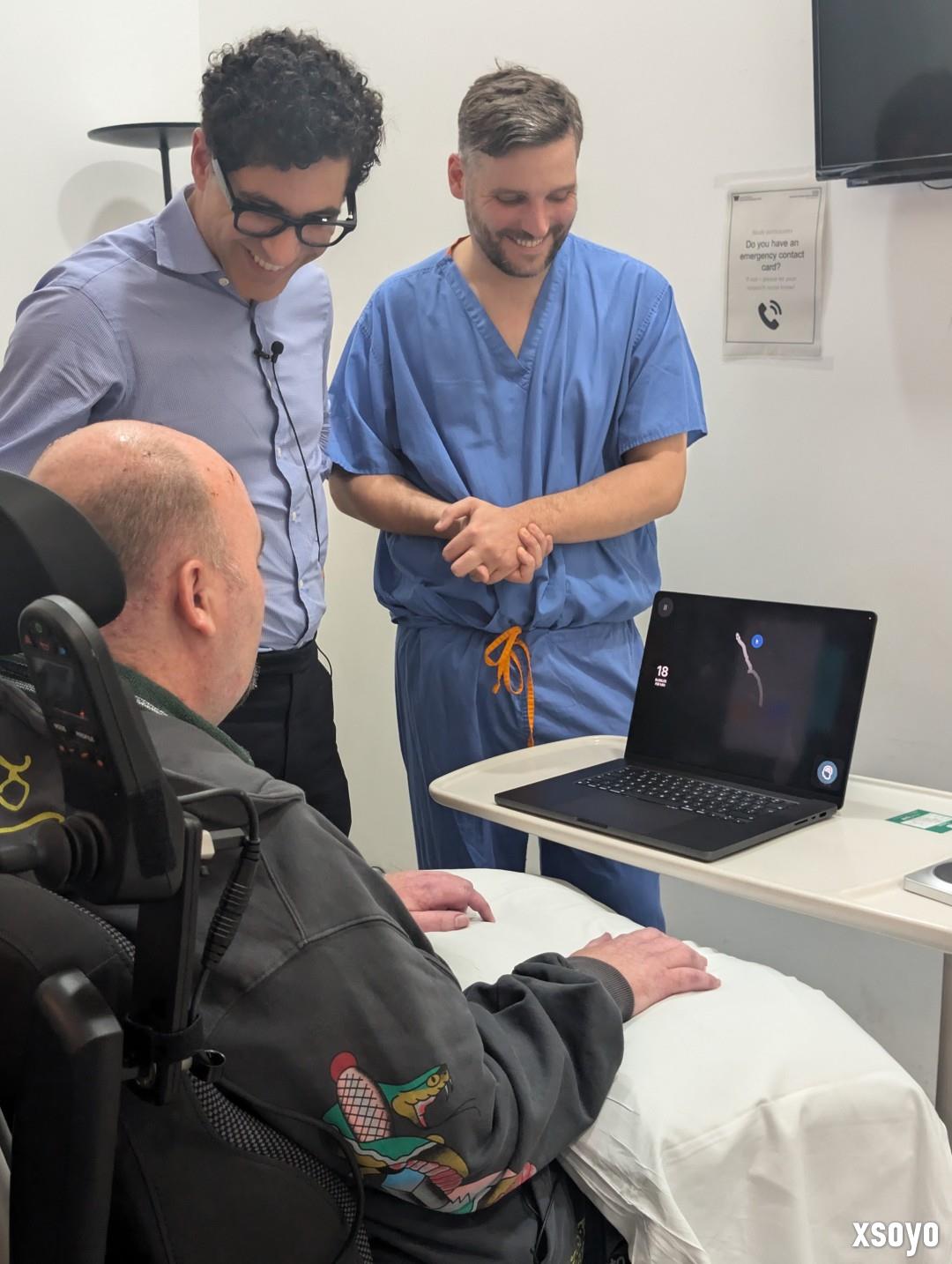 Neuralink英国首秀：患者手术后数小时即能“用脑打游戏”