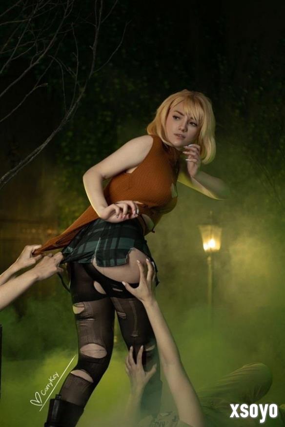 国外美女Cos《生化4》碍事梨 丧尸"魔爪"下绝美挣扎!