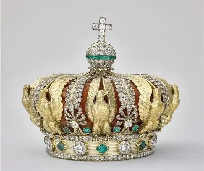 卢浮宫大盗被捕认罪！王冠受损 失窃珠宝尚未被找到