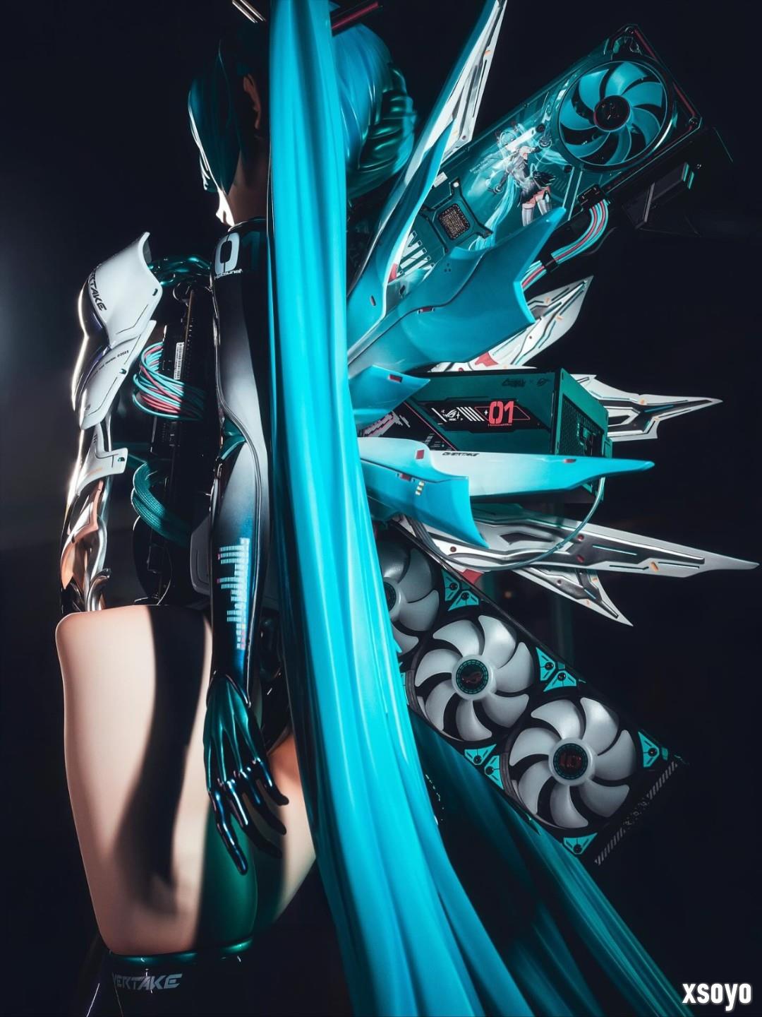 全球首台初音未来人形造型电竞主机 栩栩如生！