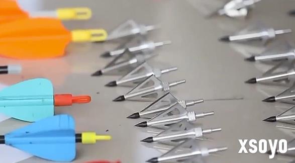 高科技生态杀手曝光 无人机空投利刃非法狩猎