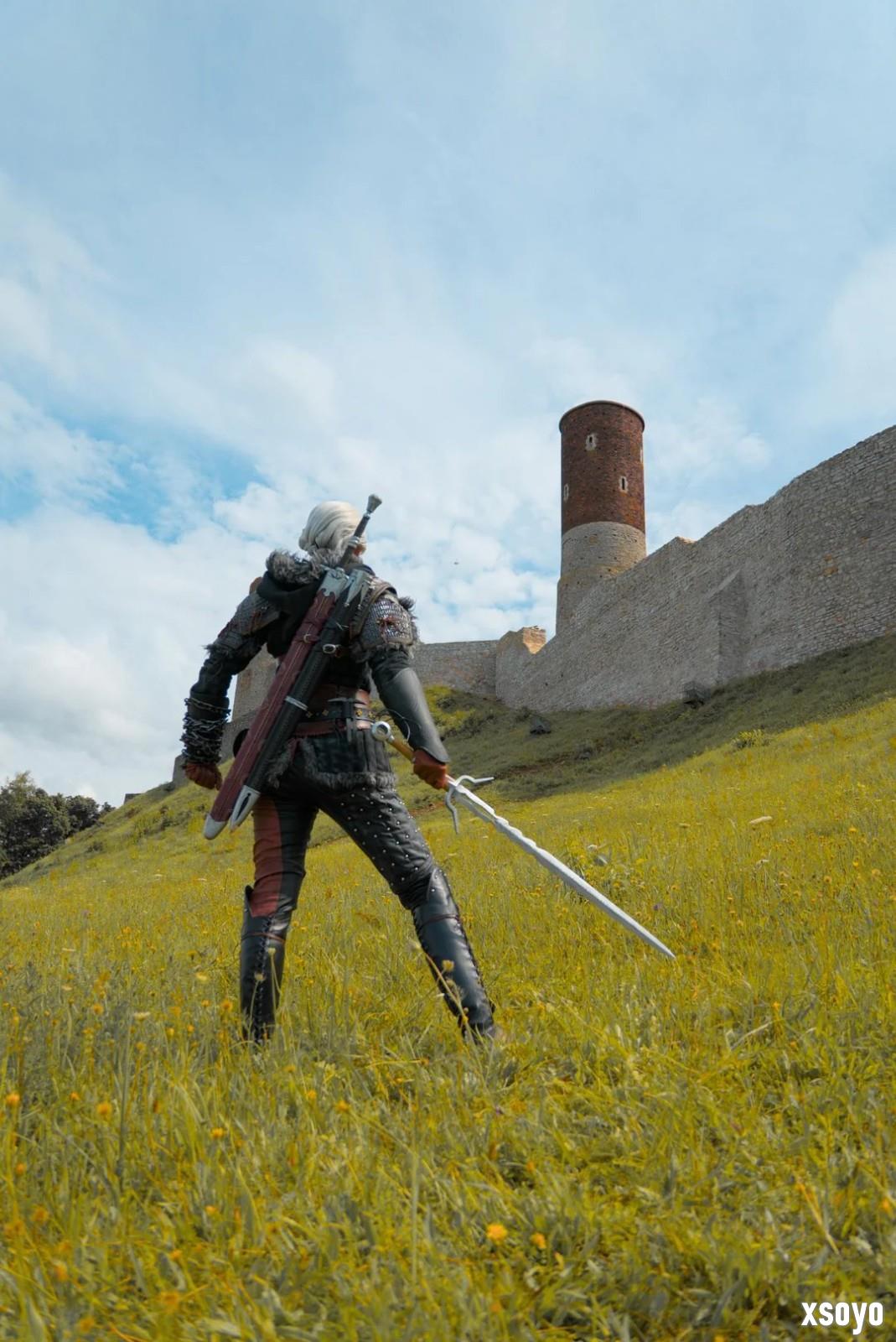 太帅了！ 粉丝用传统工艺自制《巫师4》希里cos服