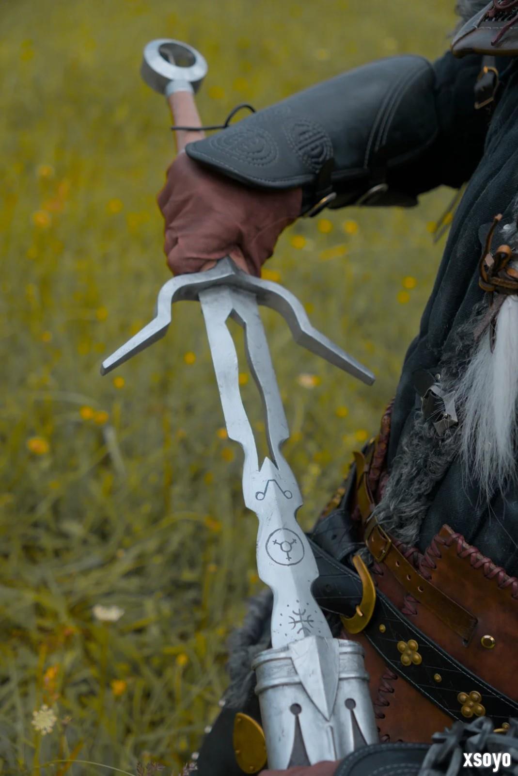 太帅了！ 粉丝用传统工艺自制《巫师4》希里cos服