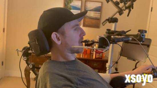 Neuralink 脑机接口展示